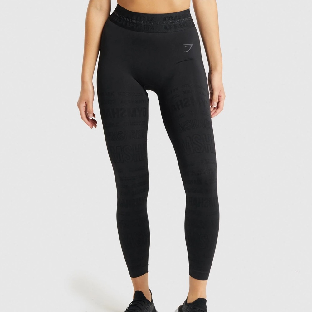 💎RARE💎🆕Gymshark “Vision” Sports Bra And Full-Length Legging In Black Tonal Logo - Picture 10 of 16